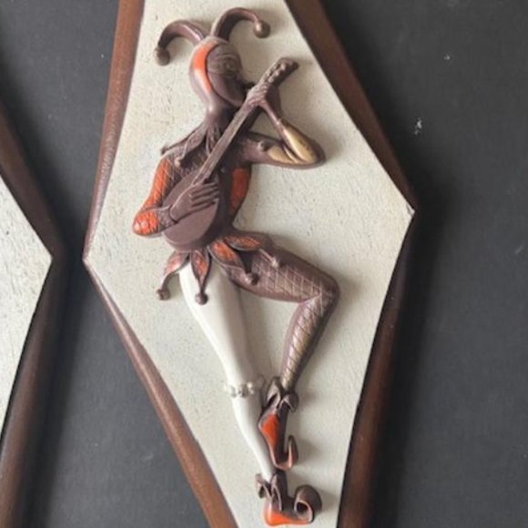 COPY - Pair of vintage Harlequin plaqes by Burwoods Products USA - Picture 2 of 4